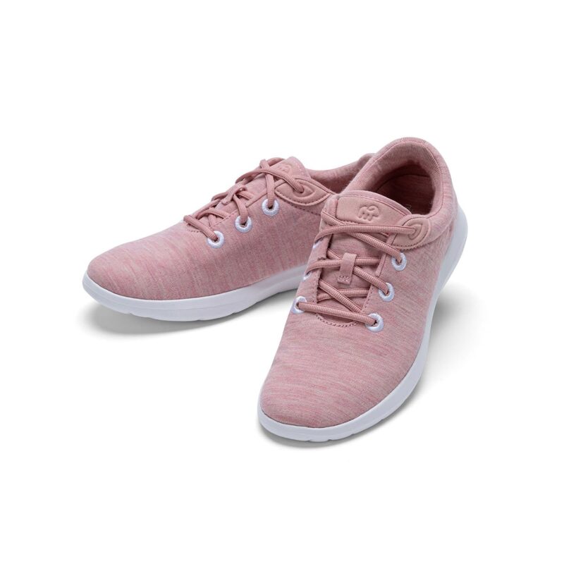 Mérinos Femmes Chaussures Lace-Up roses détachées paire légèrement inclinée